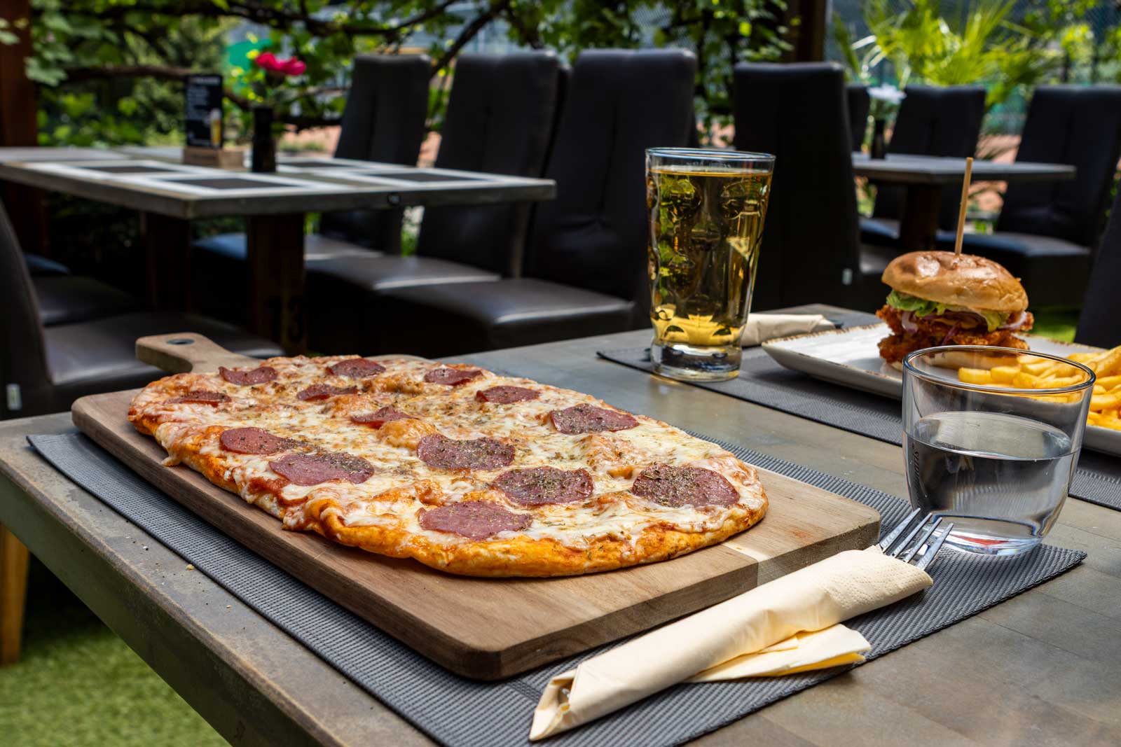 Pizza im Matchpoint Lautre